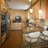 Kitch in birch cabinety